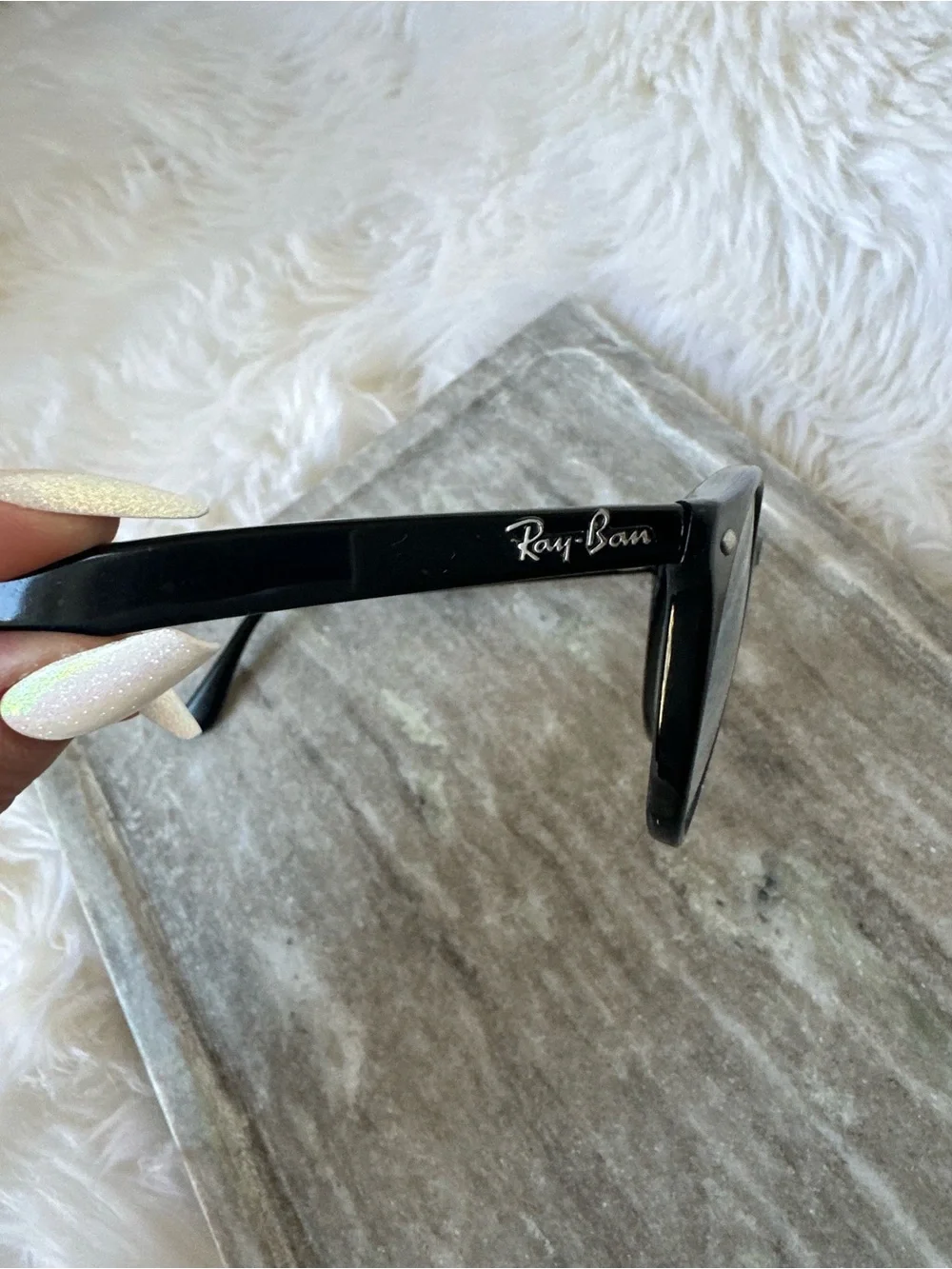 Ray-Ban Black Round Frame Glasses